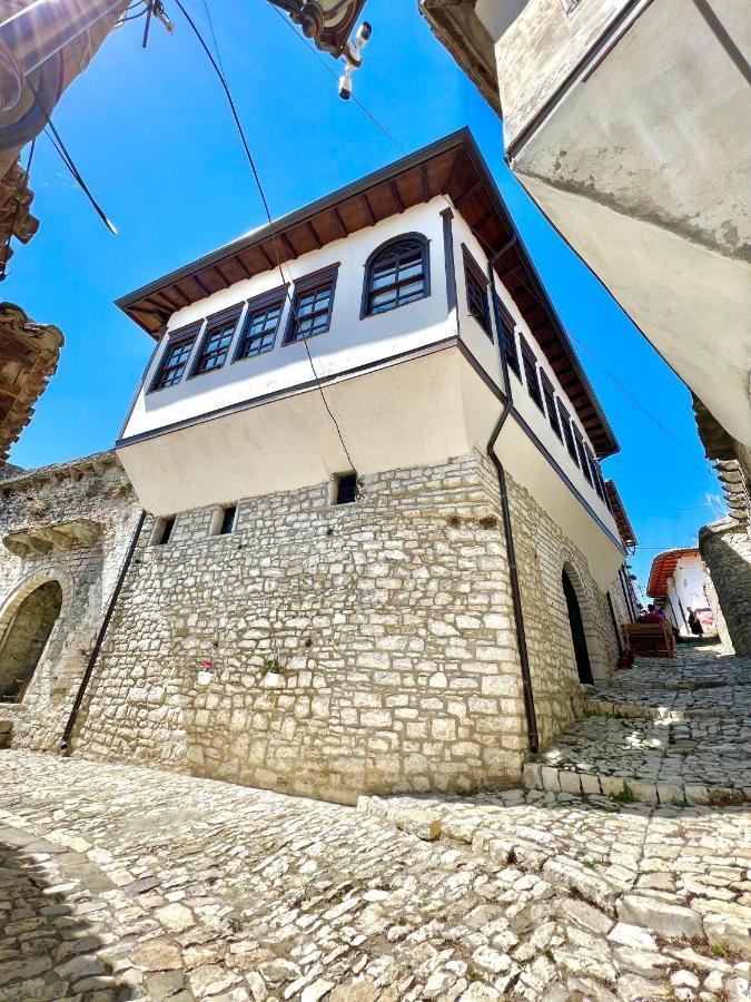 Villa Athina In Berat Castle - Since 1741 Dış mekan fotoğraf